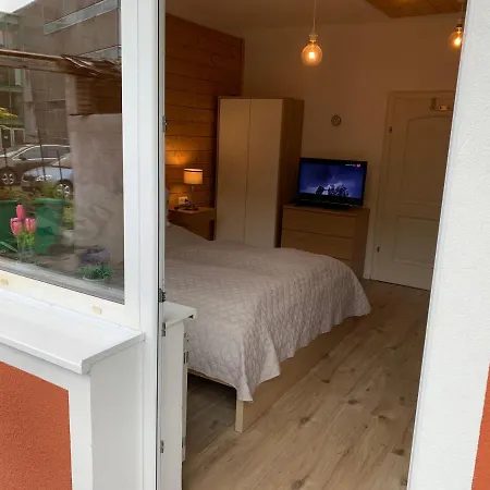 Book-A-Room Salzburg Apartment 5-6-7-8 *