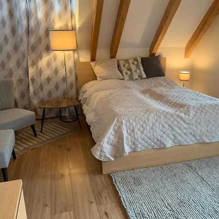 Book-A-Room Salzburg Apartment 5-6-7-8 *